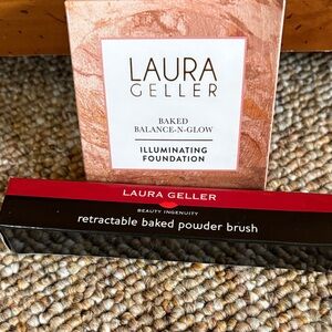 Laura Geller Baked Balance-N-Glow Foundation with Retractable Brush